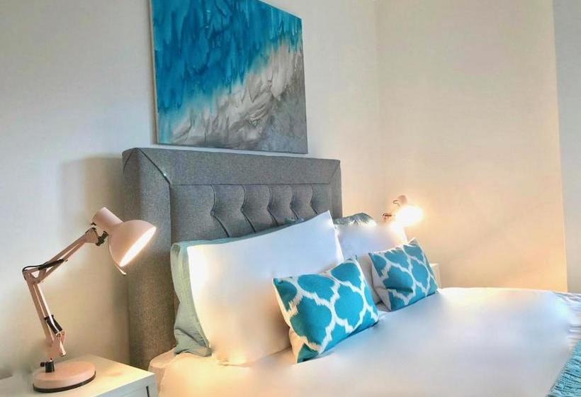 Heart Of Sheffield City With Balcony Views And Modern Decor