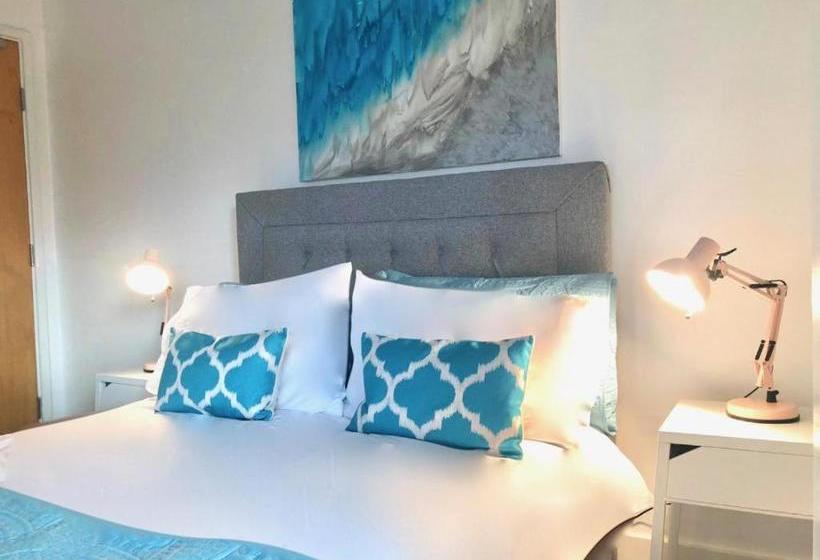 Heart Of Sheffield City With Balcony Views And Modern Decor