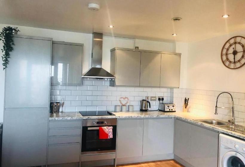 Heart Of Sheffield City With Balcony Views And Modern Decor