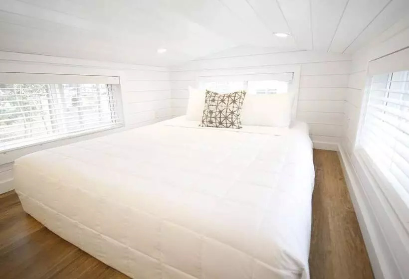 ホテル River & Twine