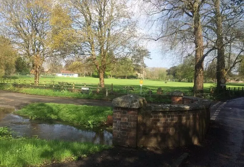 Majatalo Chalkcroft Lodge