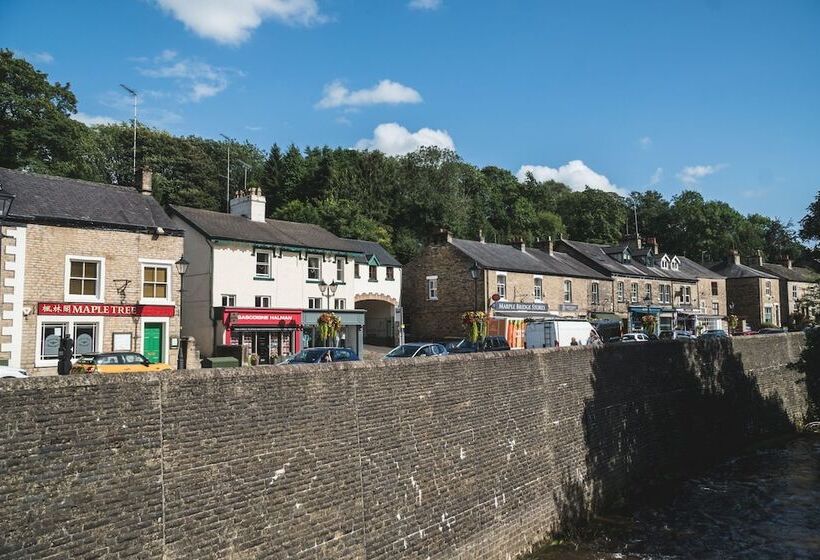 Town Street Apartment