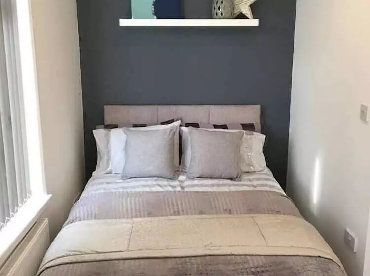 Townhouse @ Allen St  Stoke