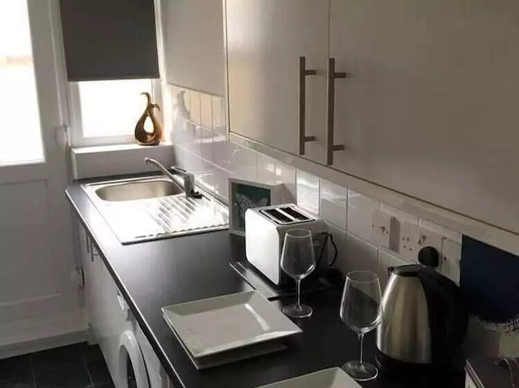 Townhouse @ Allen St  Stoke