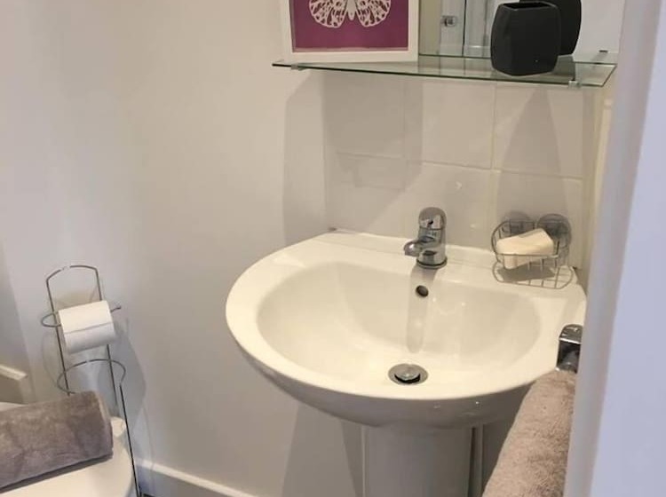 Townhouse @ Allen St  Stoke