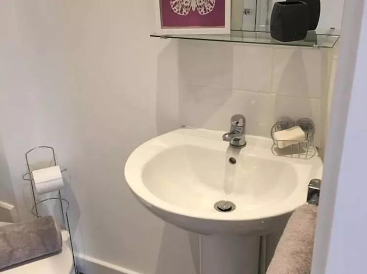 Townhouse @ Allen St  Stoke