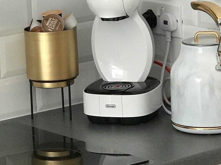 1 Helena Studio Apartment