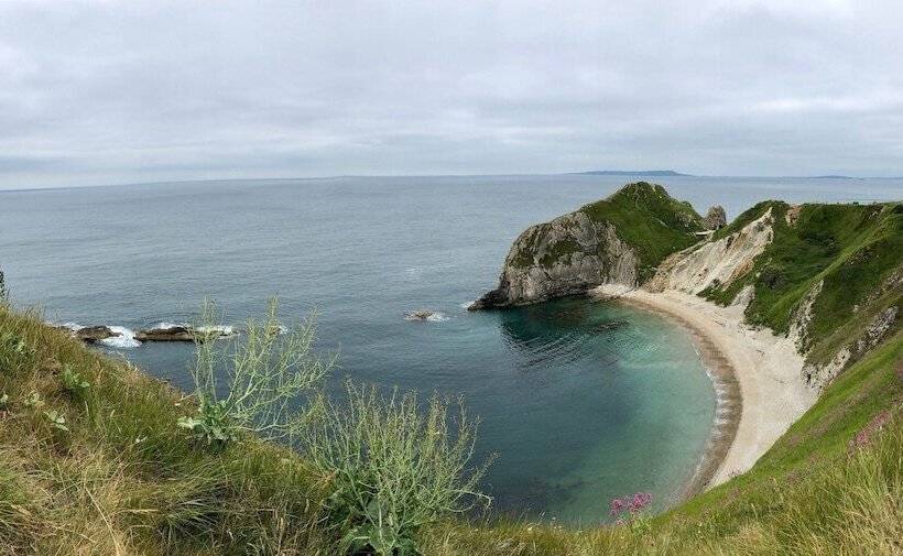 Bed and Breakfast Belhuish Farmhouse