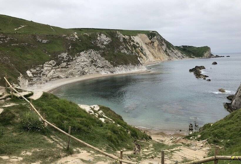 Bed and Breakfast Belhuish Farmhouse