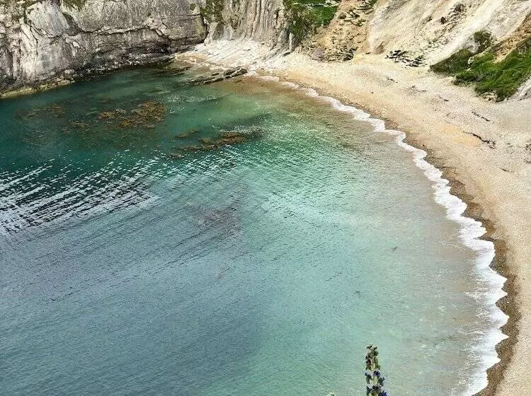 Aamiaismajoitus (B&B) Belhuish Farmhouse