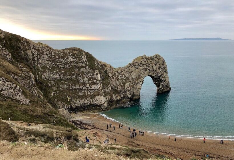 Bed and Breakfast Belhuish Farmhouse