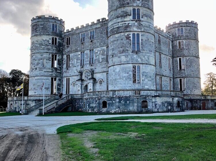 Bed and Breakfast Belhuish Farmhouse