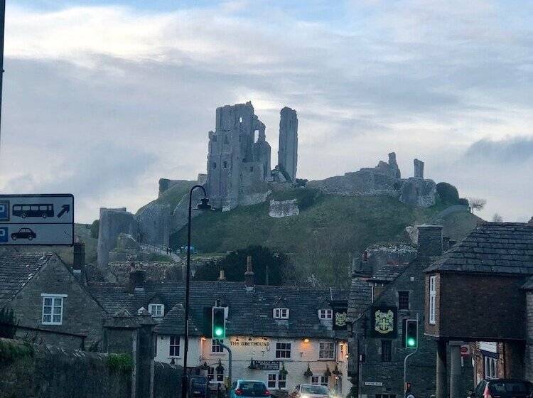 Bed and Breakfast Belhuish Farmhouse