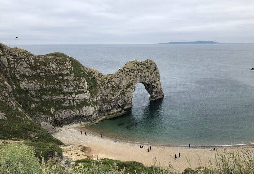 Bed and Breakfast Belhuish Farmhouse