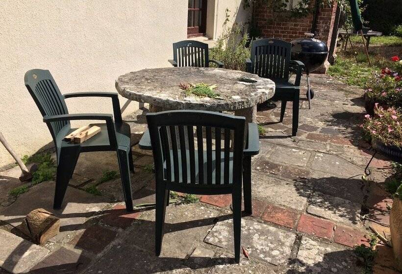 Bed and Breakfast Belhuish Farmhouse