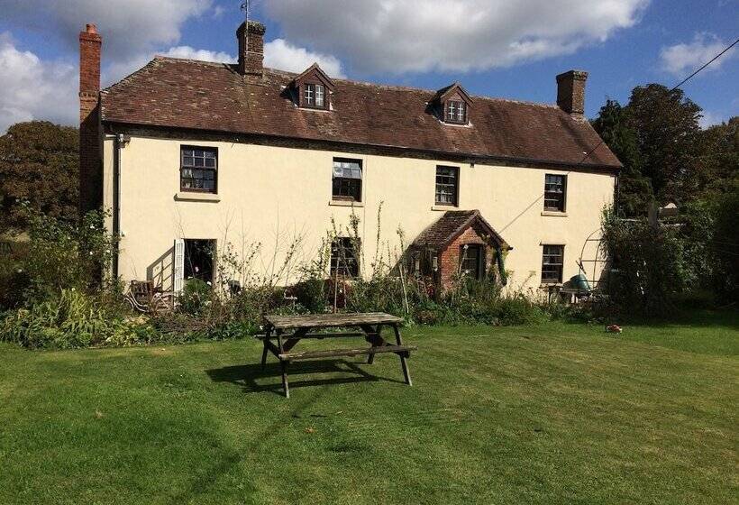 Bed and Breakfast Belhuish Farmhouse