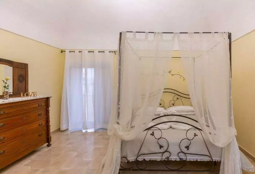 Flowers Apartments & Rooms