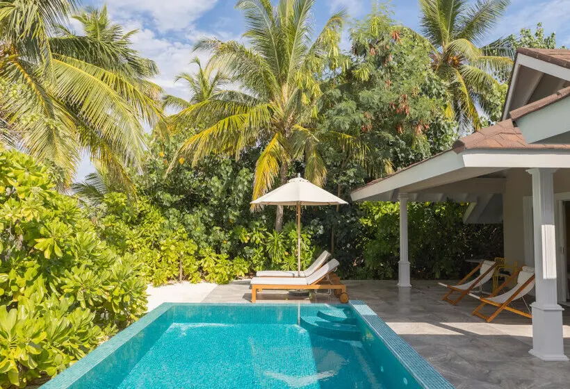 استراحتگاه The Standard, Huruvalhi Maldives