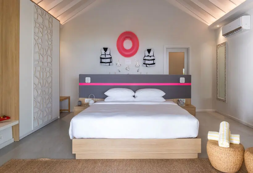 استراحتگاه The Standard, Huruvalhi Maldives