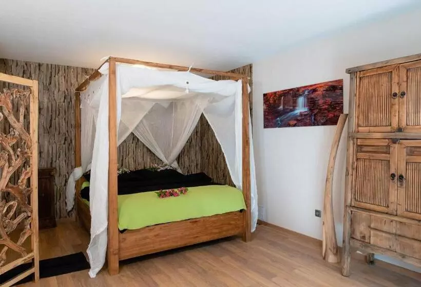 Apartment Schwarz Waldperle