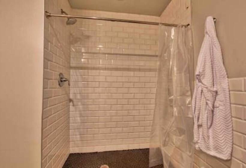 Downtown Luxury Lofts By Rba Living