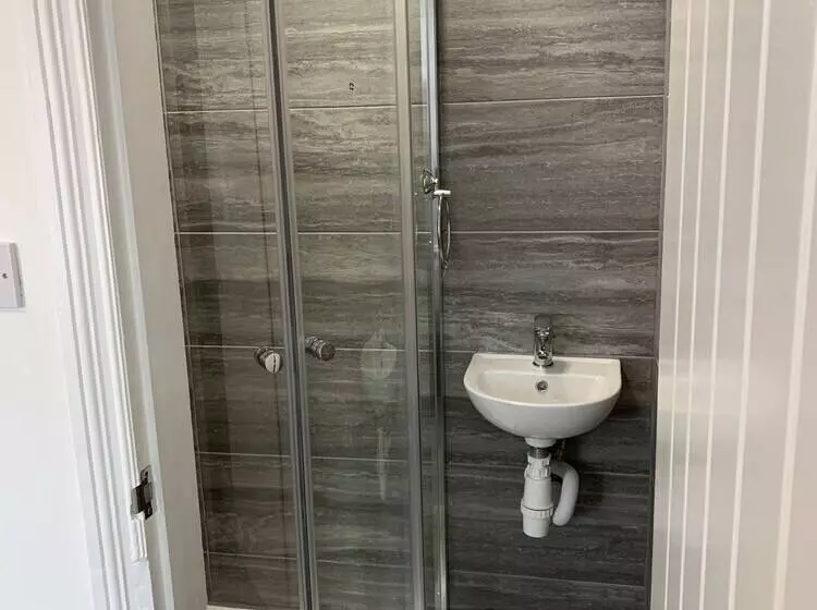 Guywoodhouse