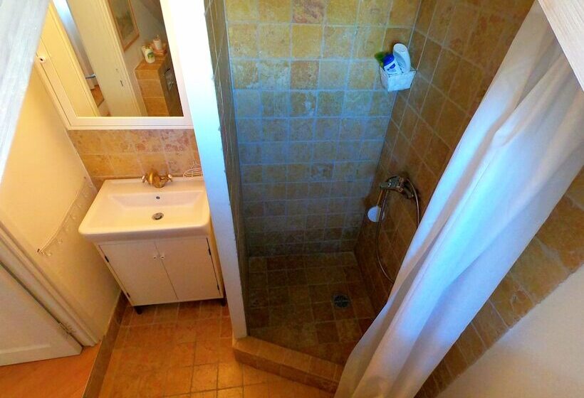 Historic Piazza House & Romantic Hidden Garden