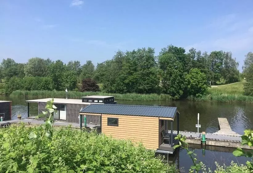 ホテル Hausboot Resort Nordseeküste