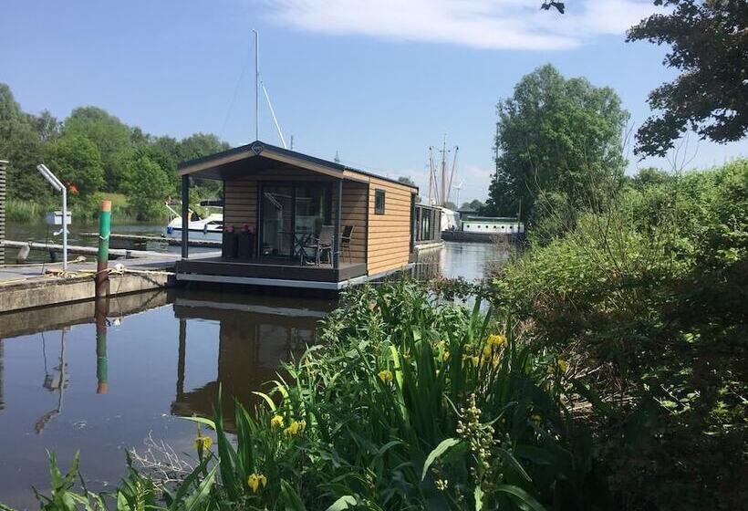 Hôtel Hausboot Resort Nordseeküste