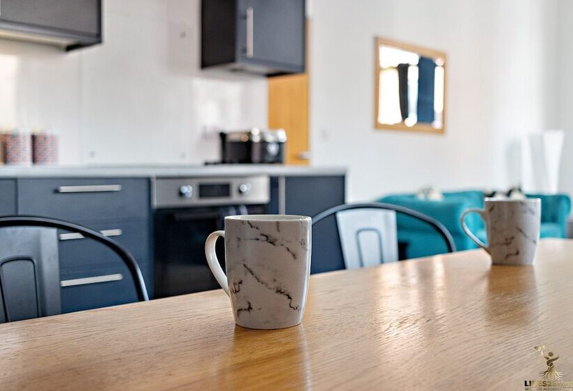 City Centre Spacious Apartment