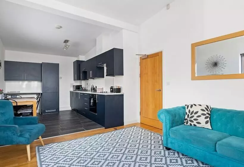 City Centre Spacious Apartment