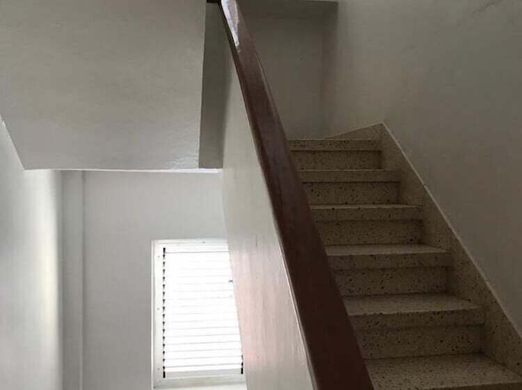 فندق فئة نجمة واحدة Pension Alvarez