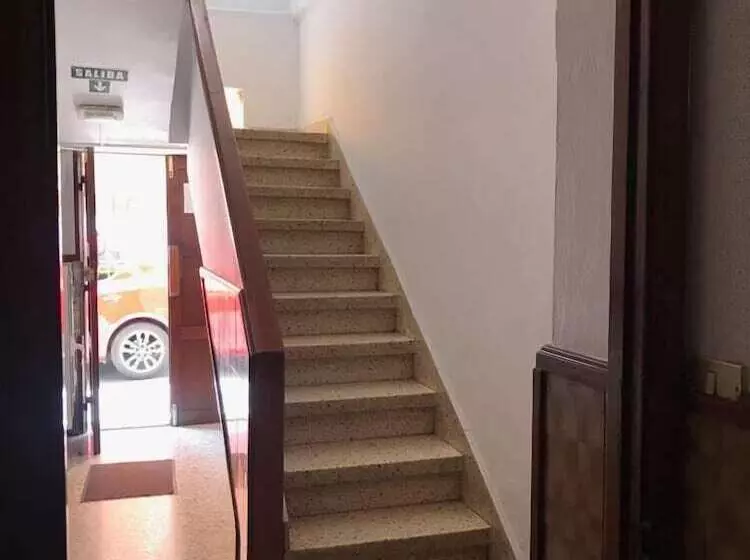 Hostelli Pension Alvarez