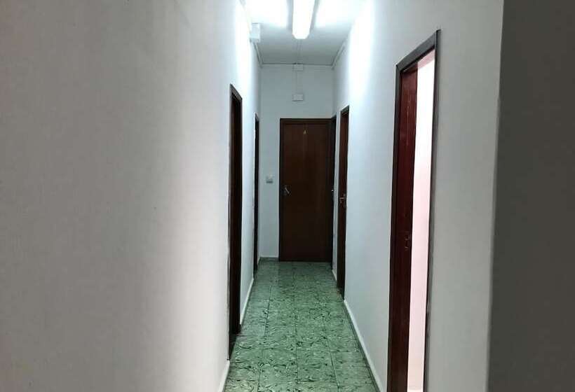 فندق فئة نجمة واحدة Pension Alvarez