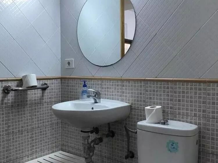 Hostelli Pension Alvarez