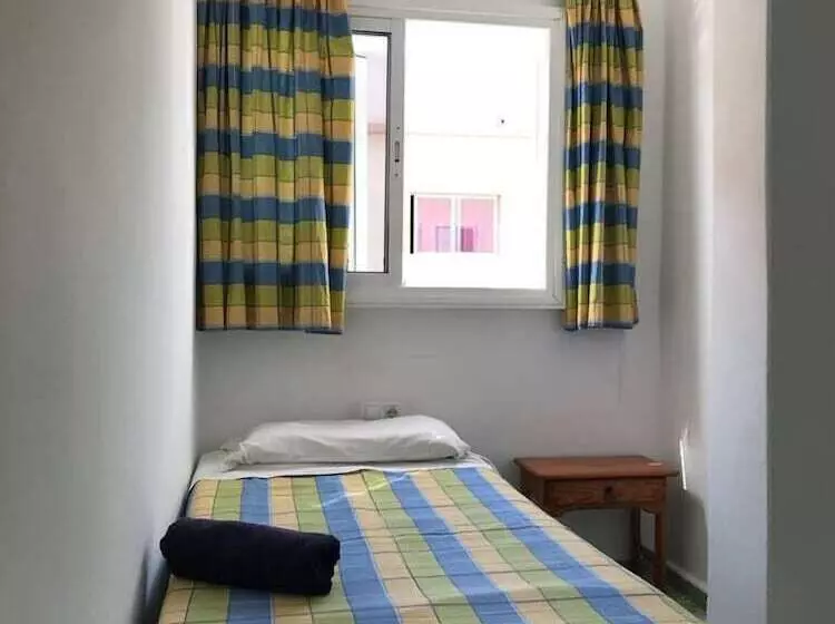 Hostelli Pension Alvarez