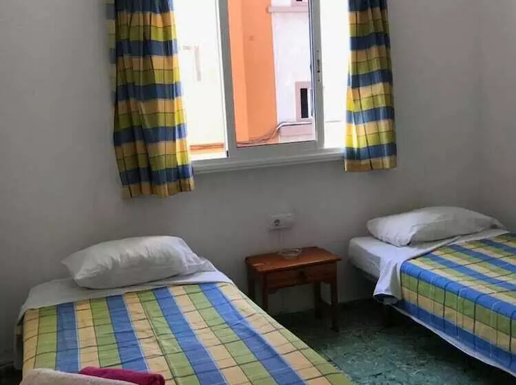 Hostelli Pension Alvarez