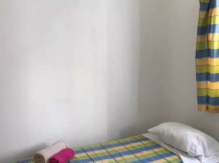 Hostelli Pension Alvarez