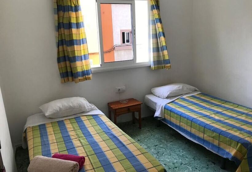 فندق فئة نجمة واحدة Pension Alvarez