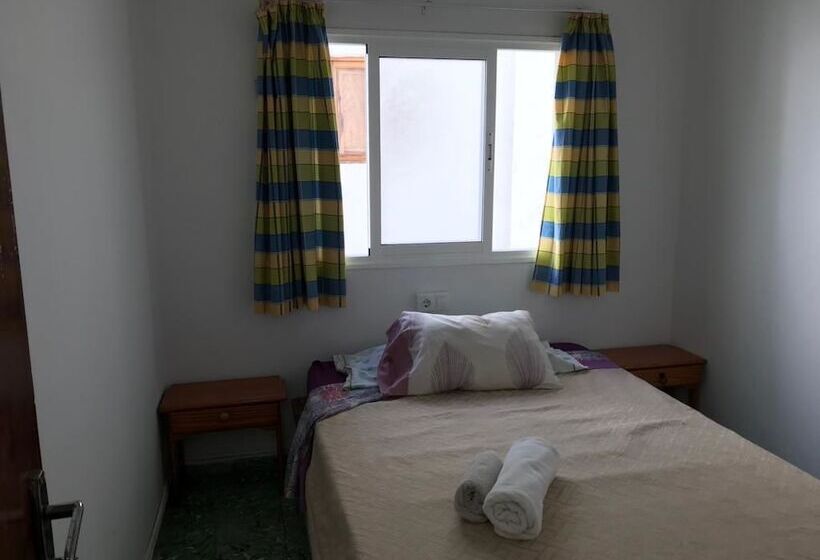 فندق فئة نجمة واحدة Pension Alvarez