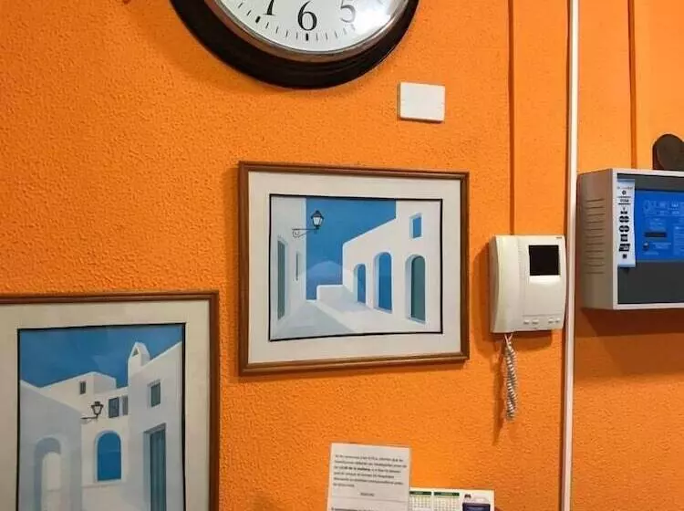 Hostelli Pension Alvarez