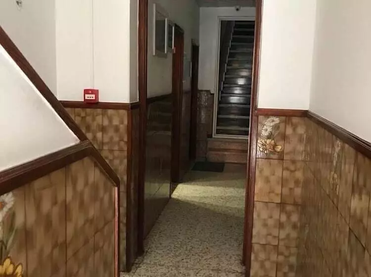 Hostelli Pension Alvarez