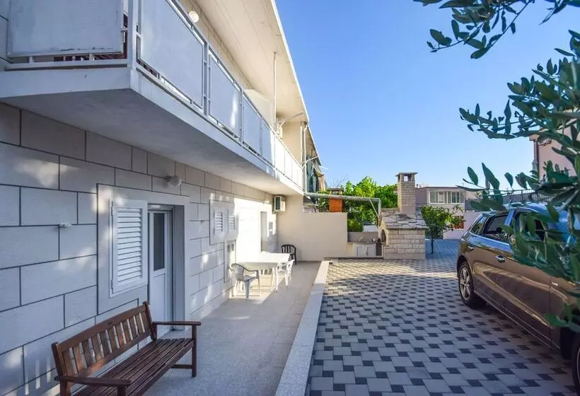 Sunshine Apartments In Baska Voda