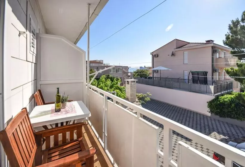 Sunshine Apartments In Baska Voda