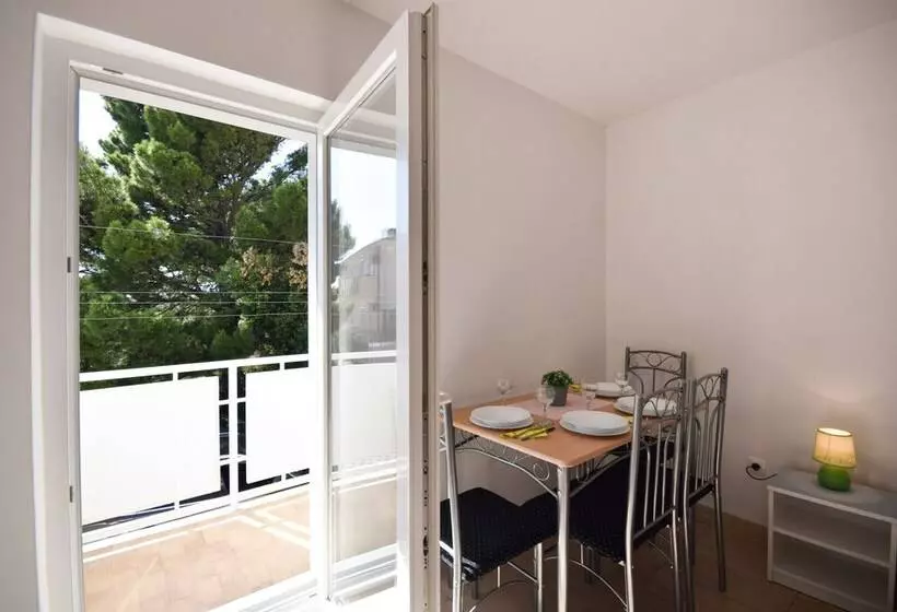 Sunshine Apartments In Baska Voda