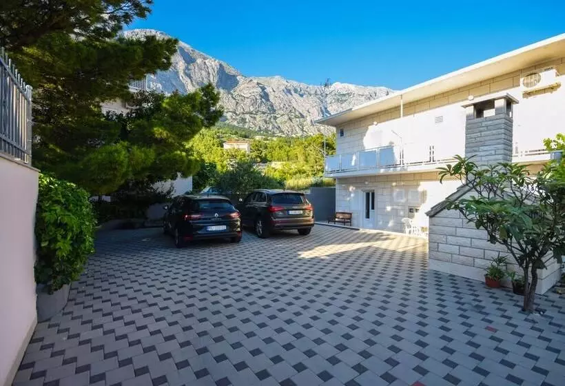 Sunshine Apartments In Baska Voda
