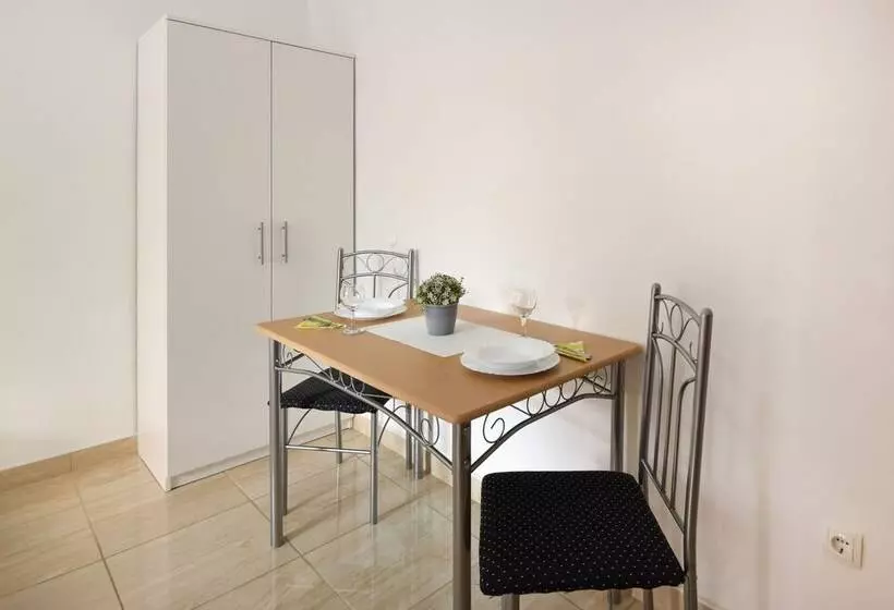 Sunshine Apartments In Baska Voda