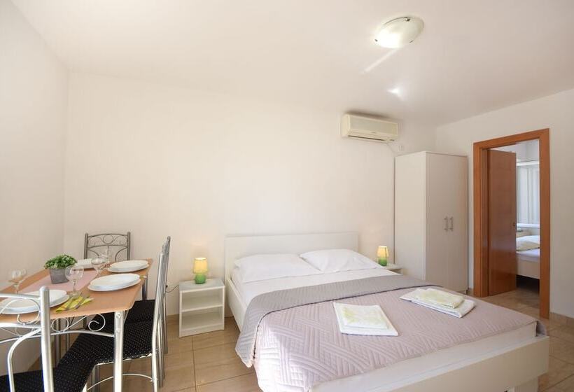 Sunshine Apartments In Baska Voda