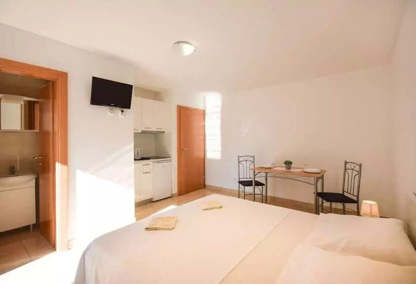 Sunshine Apartments In Baska Voda