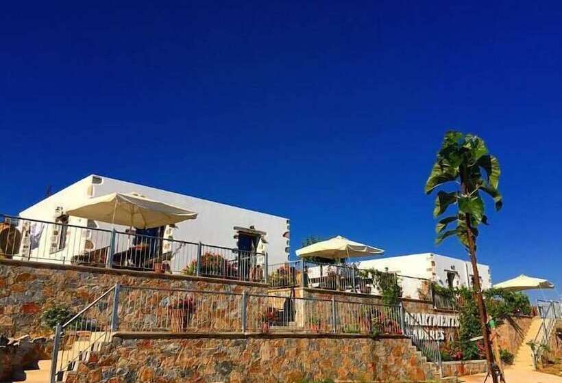 Traditional Apartments Madares